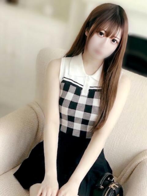 りり 美コキ手少女（派遣型オナクラ(手コキ)）
