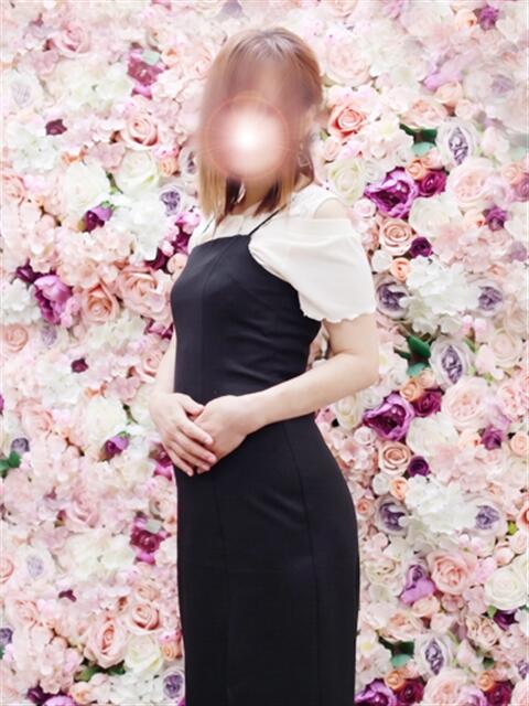 秋山なつみ 松戸人妻花壇（人妻デリヘル）
