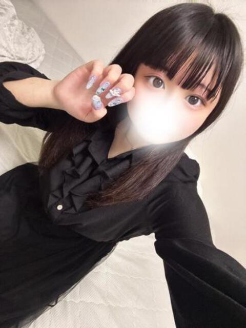 黒髪のロリ顏ド痴女あきなちゃん ロイヤル　アテンダー（デリヘル）
