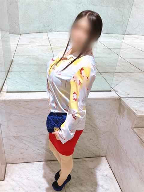 佐倉 渚 昼妻夜 滋賀店(駅待ち合わせ人妻デリヘル)