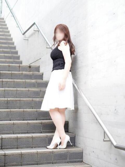 川島 美香 こあくまな熟女たち 鶯谷・日暮里店(KOAKUMAグループ)（人妻・熟女デリヘル）