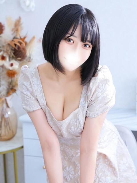 みるく★天然Gカップの変態OL Bell～S級美女お姉様・人妻デリヘル～（デリヘル）