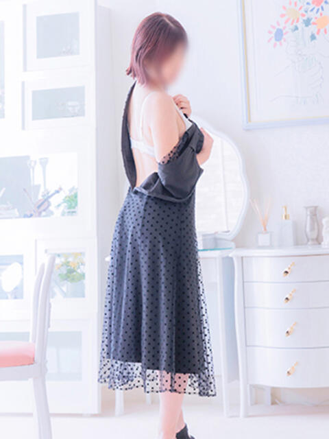 えいこ 梅田アバンチュール（人妻ホテヘル）