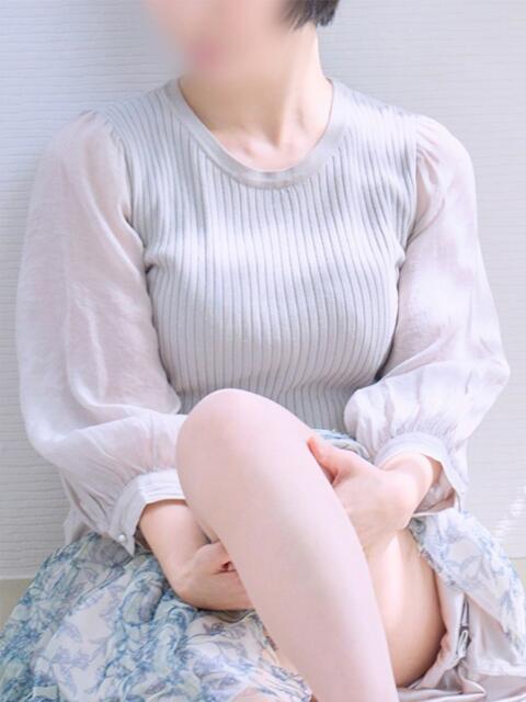 りつ 梅田アバンチュール（人妻ホテヘル）