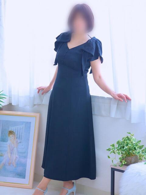 えりか 梅田アバンチュール（人妻ホテヘル）