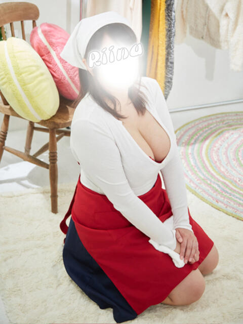 りいな 巨乳痴女専門店 萌えの隣人 新宿店（巨乳痴女専門ホテヘル）