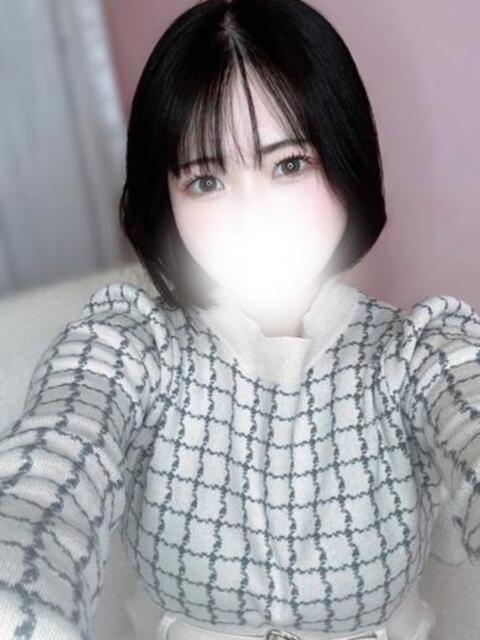 黒髪清楚美女！ちほちゃん ロイヤル　アテンダー（デリヘル）
