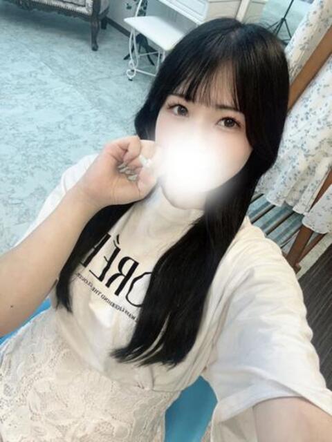 黒髪清楚美女！ちほちゃん ロイヤル　アテンダー（デリヘル）