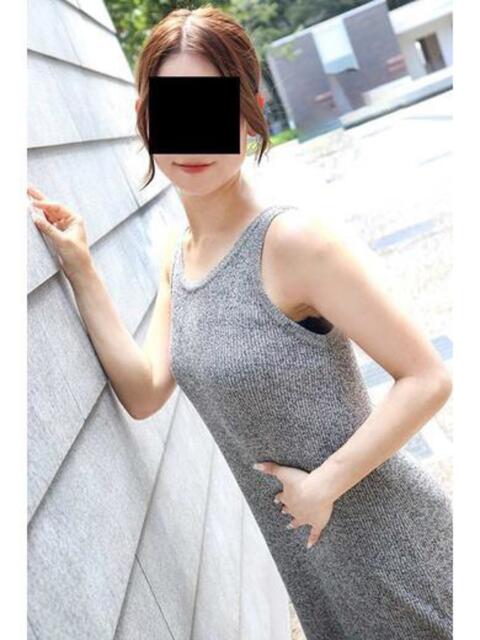 りあ 逢って30秒で即尺（人妻・熟女待ち合わせデリヘル）