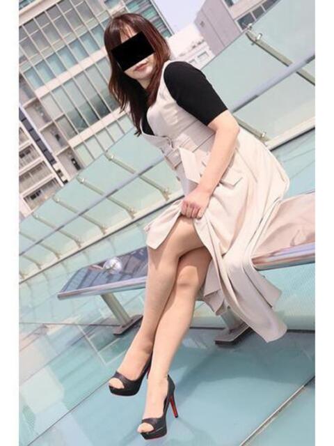しおり 逢って30秒で即尺(人妻・熟女待ち合わせデリヘル)
