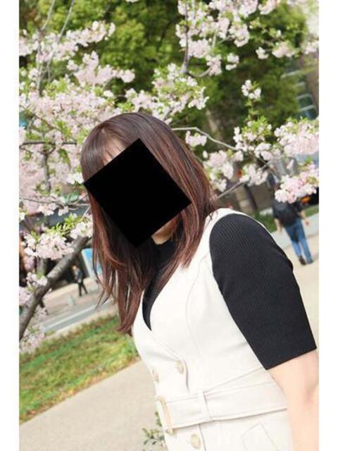 しおり 逢って30秒で即尺(人妻・熟女待ち合わせデリヘル)