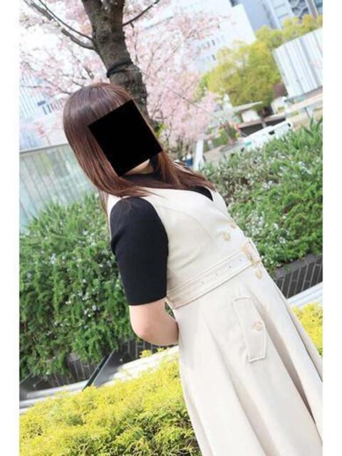 しおり 逢って30秒で即尺(人妻・熟女待ち合わせデリヘル)