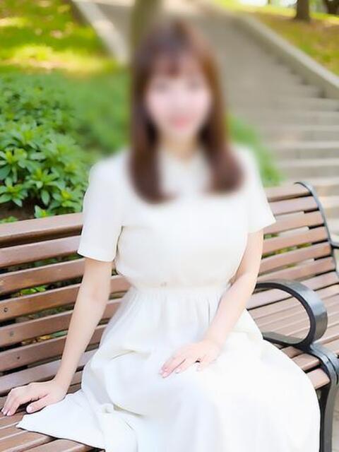 もえ 人妻、密感女子専門店　五反田エース（人妻デリヘル）