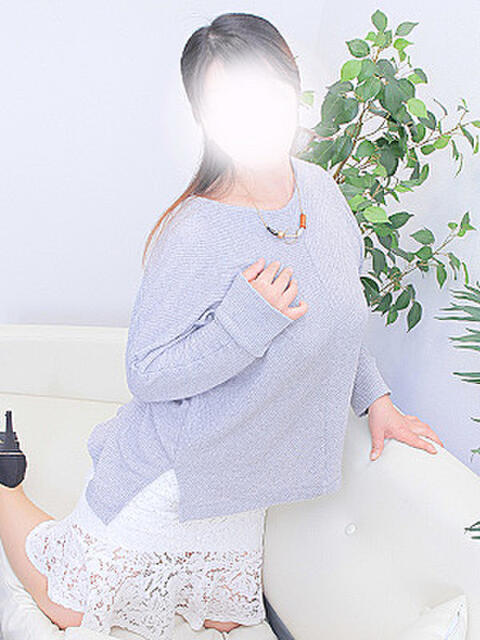 美鳥 千葉栄町ムンムン熟女妻（熟女デリヘル）