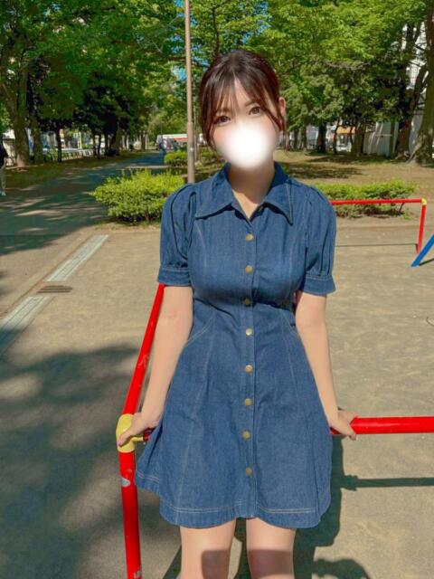 りりあ（清楚系美少女） おクンニ天国～Rising Group～（店舗型オナクラ(クンニ☓手コキ)）