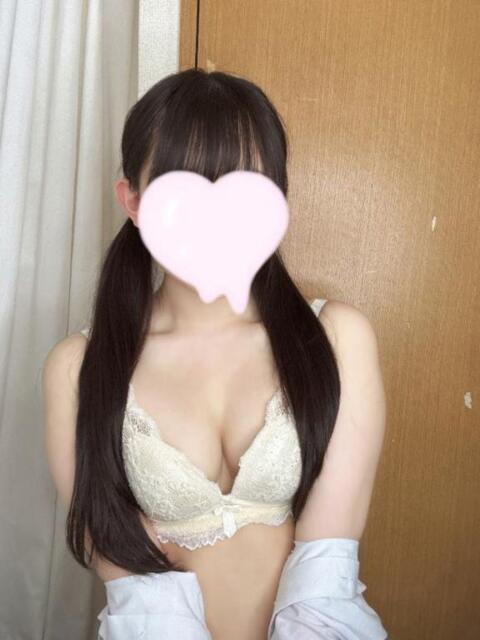ちひろ 神田ハンドメイド（美少女手コキ専門店）