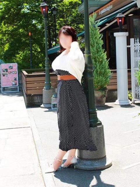 浜崎りさ こあくまな熟女たち 上野・御徒町店 (KOAKUMAグループ)（人妻・熟女デリヘル）
