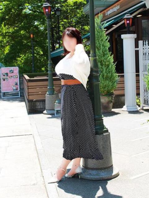 浜崎りさ こあくまな熟女たち 鶯谷・日暮里店(KOAKUMAグループ)（人妻・熟女デリヘル）