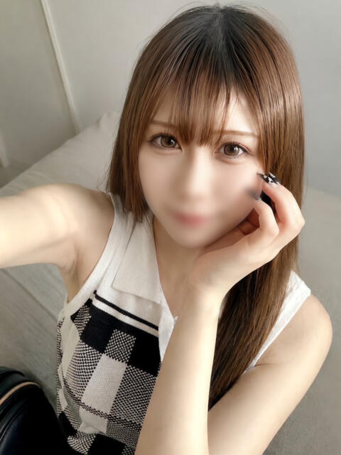 りり 美コキ手少女（派遣型オナクラ(手コキ)）