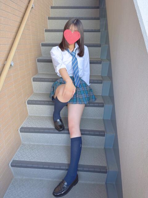 新入生 あいり 青チェと赤チェ(派遣型オナクラ(手コキ))