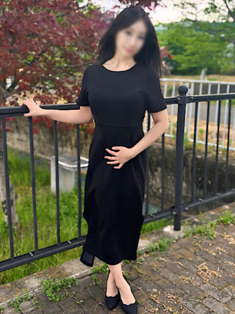 葉月-はづき- ただ離婚してないだけ（人妻デリヘル）