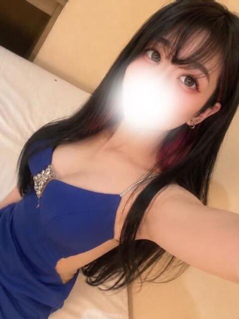 細み巨乳エロ美女つきみちゃん ロイヤル　アテンダー（デリヘル）