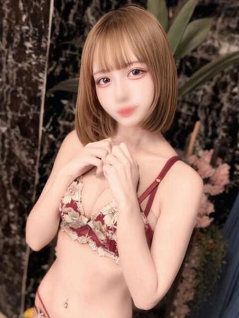 岩井ミナ ウルトラロイヤル（デリヘル）