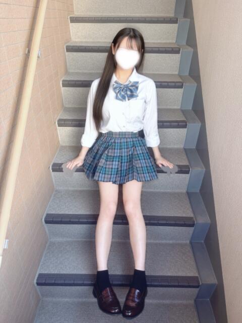 ことり 青チェと赤チェ（派遣型オナクラ（手コキ））