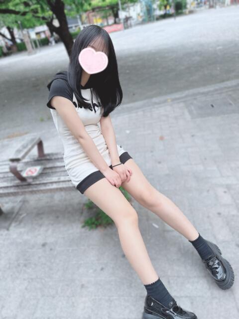 しの『無邪気な少女は距離感０の甘々密着恋人系』 錦糸町派遣型JKリフレガチあい（派遣リフレ）