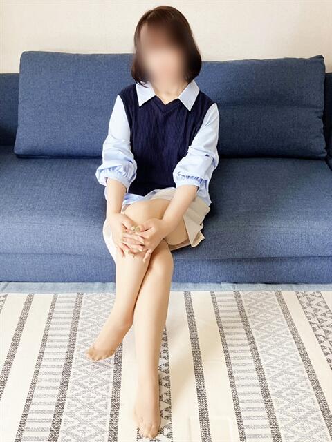 織月 彩葉 昼妻夜 滋賀店（駅待ち合わせ人妻デリヘル）