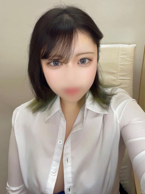 瀬奈　かるあ ノーパンパンスト スケベなOL梅田・兎我野店（ホテヘル）