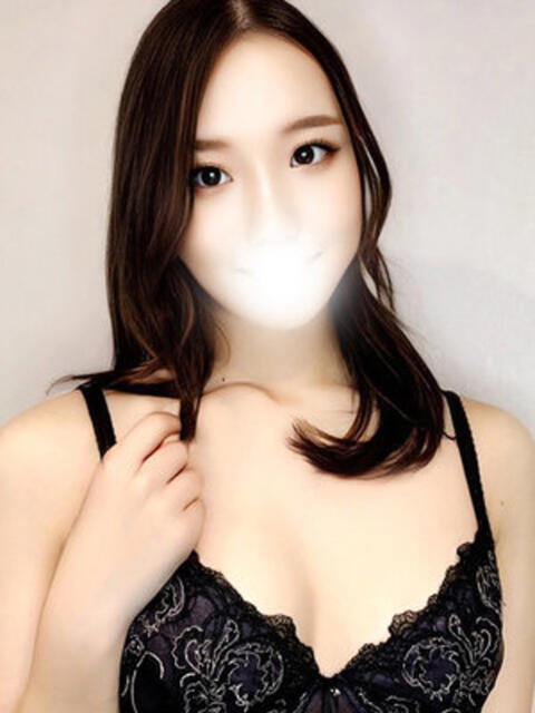 美甘りんね 全裸美女からのカゲキな誘惑（ホテヘル＆デリヘル）
