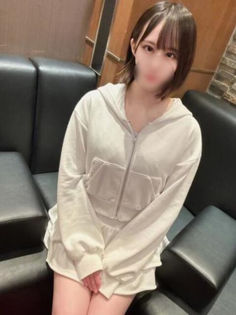 一色 もな　距離感抜群美少女 ファーストクラス ルビー（ソープランド）