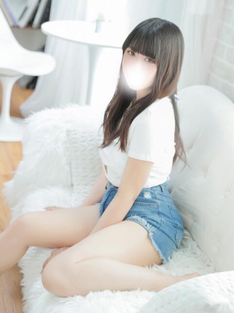 ユリア 白い巨乳（ホテヘル）