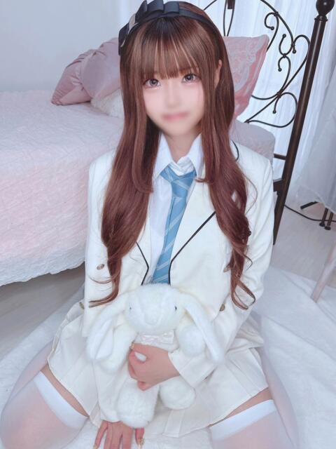 ひなり E+アイドルスクール新宿・歌舞伎町店(デリヘル)