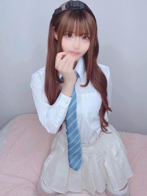 ひなり E+アイドルスクール新宿・歌舞伎町店(デリヘル)