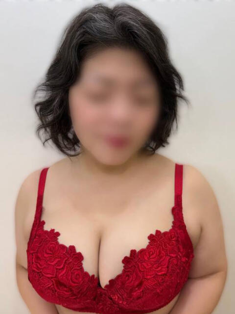しのぶ 豊満熟女(ぽっちゃり熟女デリヘル)