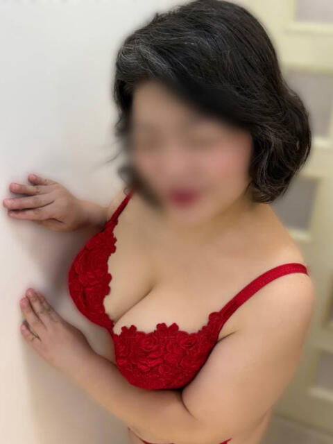 しのぶ 豊満熟女(ぽっちゃり熟女デリヘル)