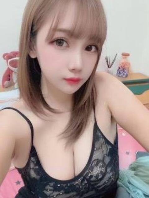 なな 巨乳CLUBミルク（アジアンデリヘル）