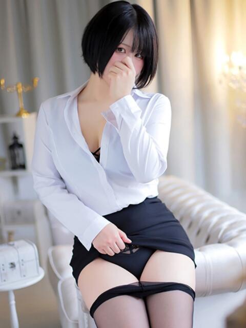 来賀　びすけ ノーパンパンスト スケベなOL梅田・兎我野店（ホテヘル）