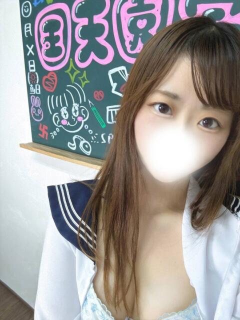 ゆい(ロリ萌え系美少女) 学園天国（ファッションヘルス）