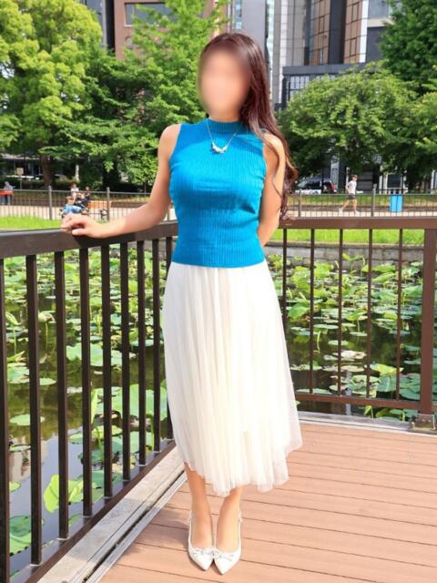 花音 東京人妻フォーシーズンズ(人妻・熟女待ち合わせデリヘル)
