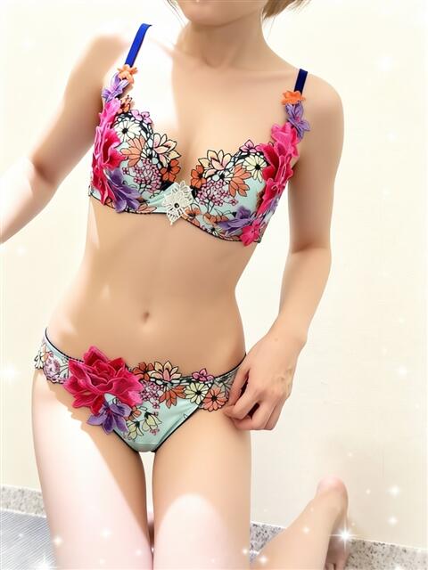 恋-こう- 淫らなオンナ性体師･･･そして曖昧なひと時(本格派オイル性感マッサージ)（出張アロマエステ）