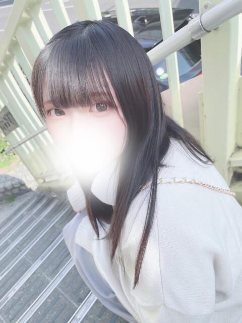 ゆいな 学校帰りの妹に手コキしてもらった件 谷九(受付型オナクラ(手コキ))