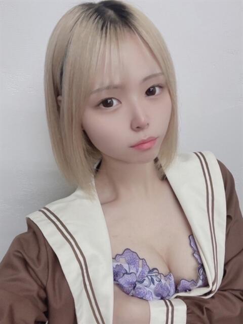 アミ (即濡れ敏感娘) ペロ×2キャンディ(デリヘル)