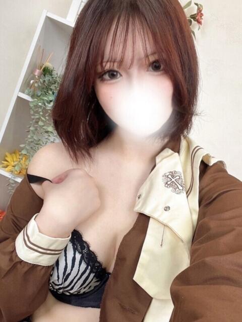 ラム(妖艶な眼差し) ペロ×2キャンディ（デリヘル）