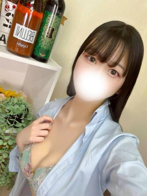レナ(グラマラスな美ボディー) ペロ×2キャンディ（デリヘル）
