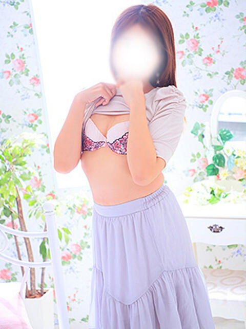 やすは 宇都宮ムンムン熟女妻（人妻デリヘル）