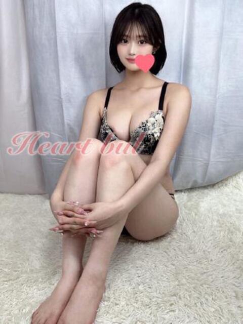 ゆい【長身巨乳の女子大生】 はぁとぶる(デリヘル)