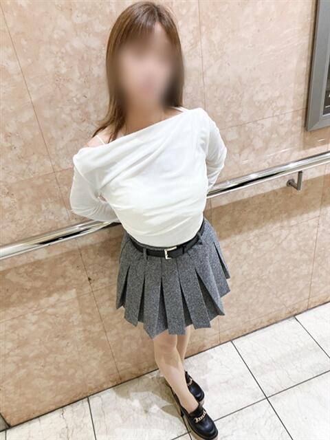 星乃 陽奈 昼妻夜 滋賀店(駅待ち合わせ人妻デリヘル)